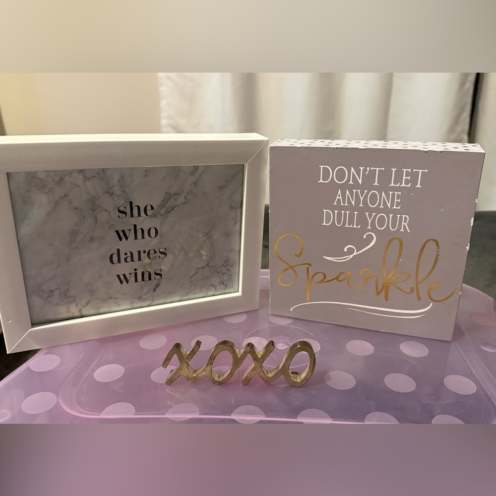 Home or Office Decor Bundle Set - Signs, Accent, Holder, Pens & Note Pads